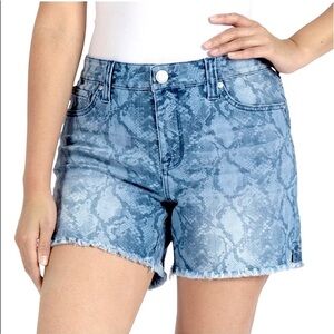 NWT Seven7 Weekend Denim Shorts Indigo Python Print Size 14